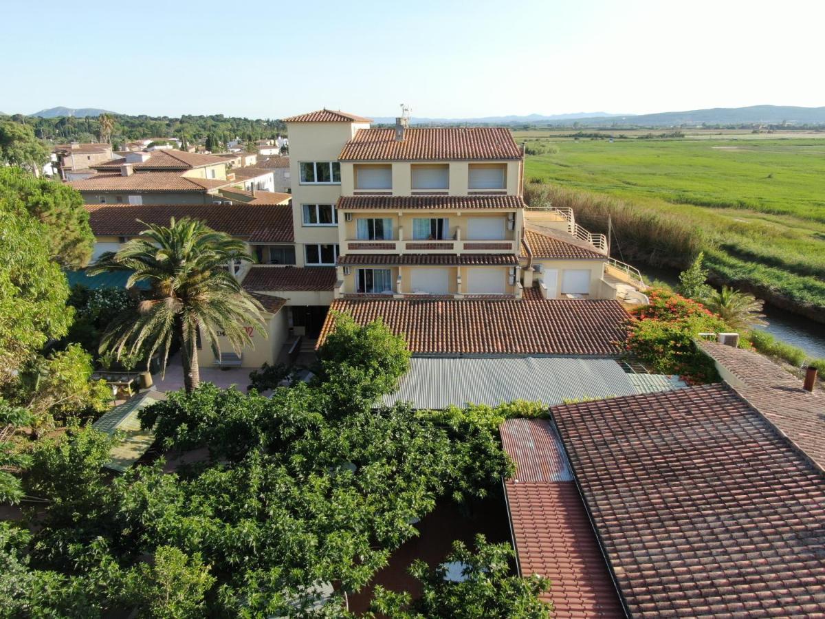 Hotel Riomar Sant Martí d'Empúries Bagian luar foto