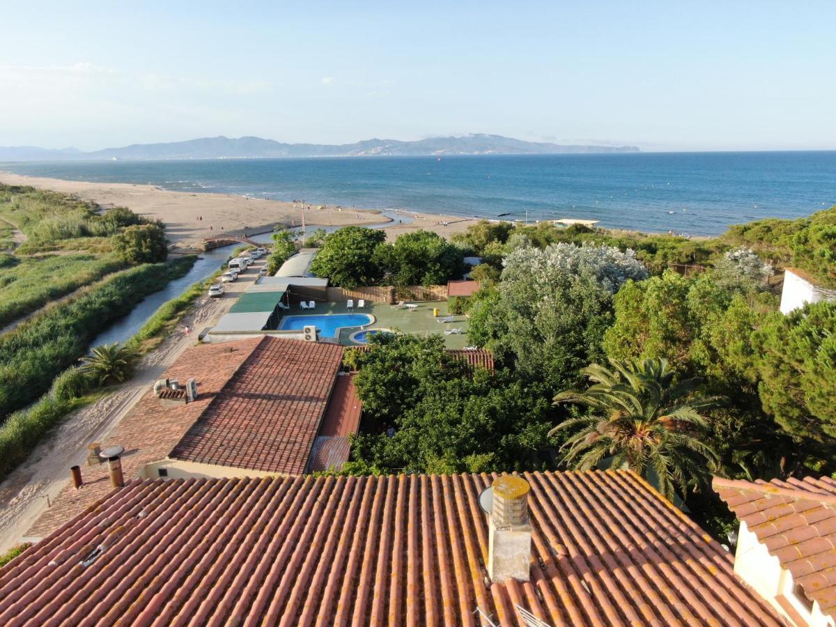 Hotel Riomar Sant Martí d'Empúries Bagian luar foto