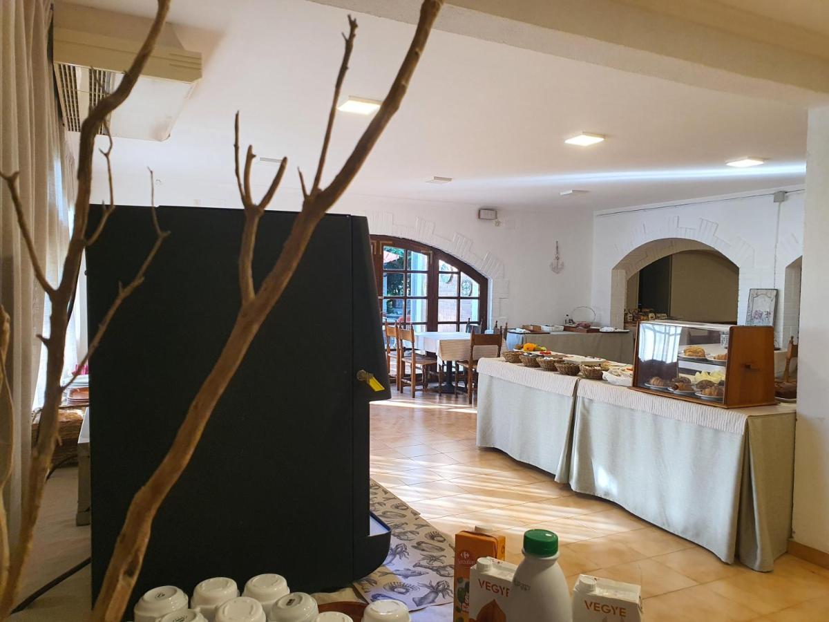 Hotel Riomar Sant Martí d'Empúries Bagian luar foto
