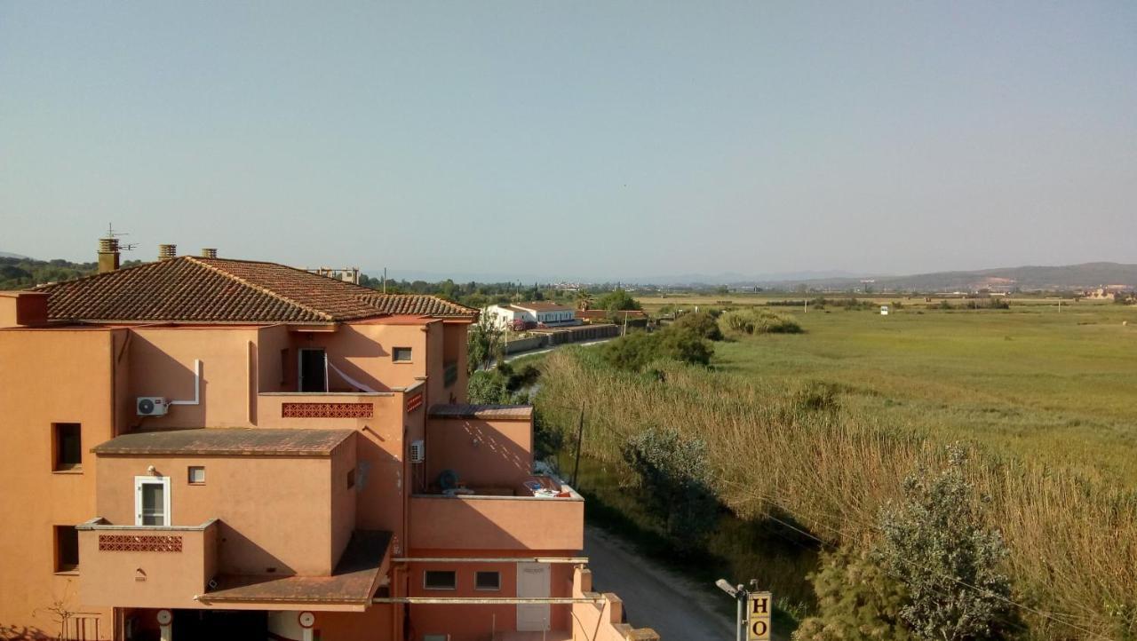 Hotel Riomar Sant Martí d'Empúries Bagian luar foto