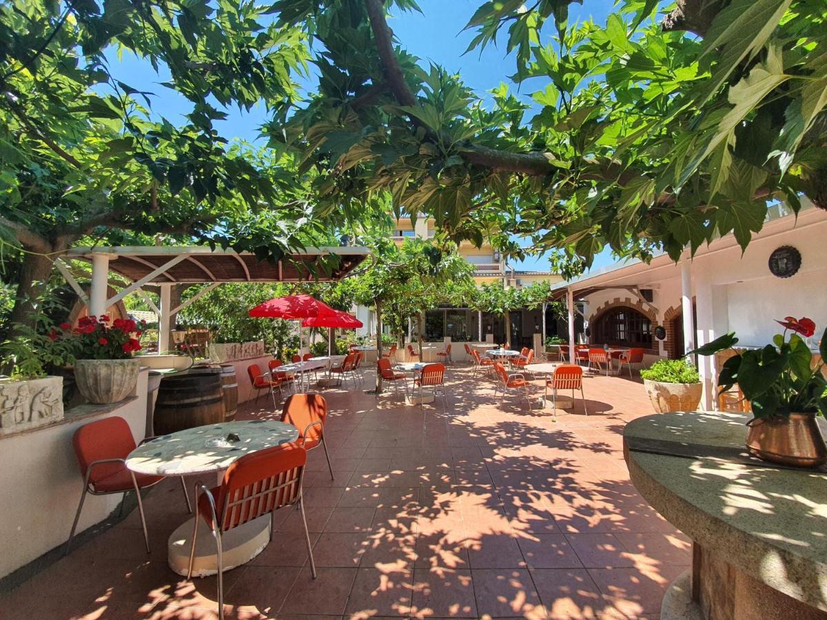 Hotel Riomar Sant Martí d'Empúries Bagian luar foto